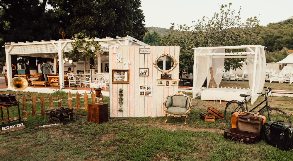 How a Rustic Barn Workshop Venue Inspires Creativity